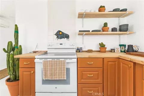 Kitchen - 1571 Covelo Ave, Yucca Valley, CA 92284 photo 2 of 2