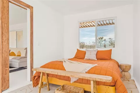 Bedroom - 1571 Covelo Ave, Yucca Valley, CA 92284 photo 4 of 5