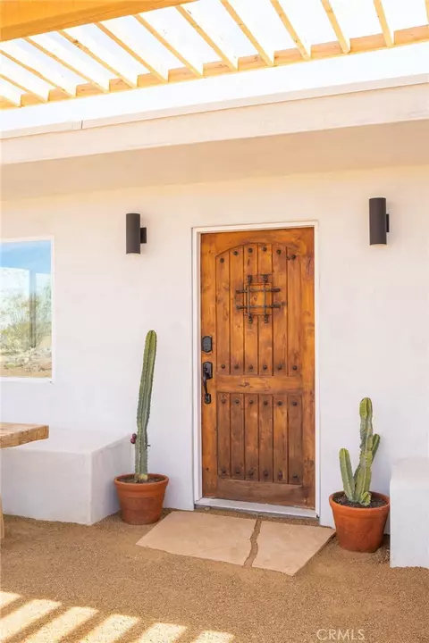 Entry Way - 1571 Covelo Ave, Yucca Valley, CA 92284 photo 1 of 1