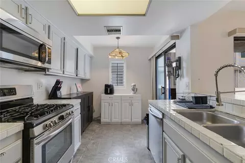 10231 Independence #C17, Chatsworth, CA 91311