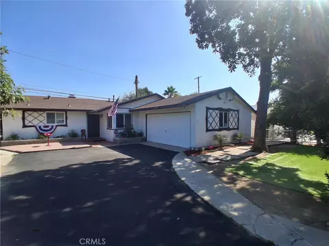 11662 Glamis St, Sylmar, CA 91342