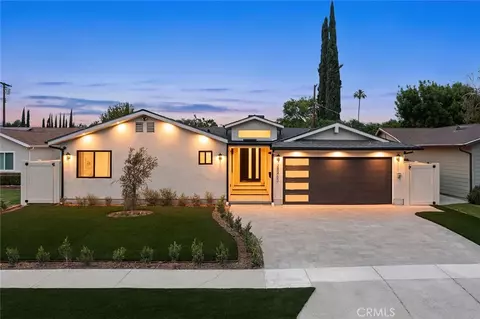23463 Sylvan St, Woodland Hills, CA 91367