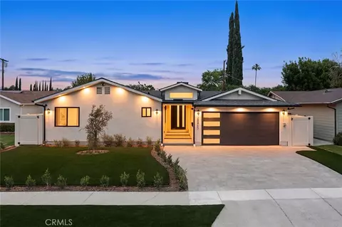 23463 Sylvan St, Woodland Hills, CA 91367