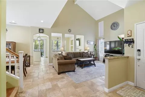 Entry Way - 20102 Patricia, Saugus, CA 91350 photo 2 of 4