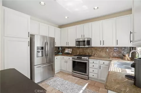 Kitchen - 20102 Patricia, Saugus, CA 91350 photo 2 of 2