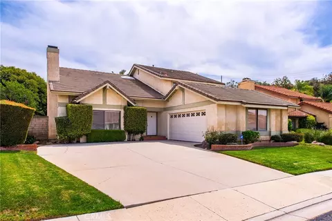 13792 Christian Barrett Dr, Moorpark, CA 93021