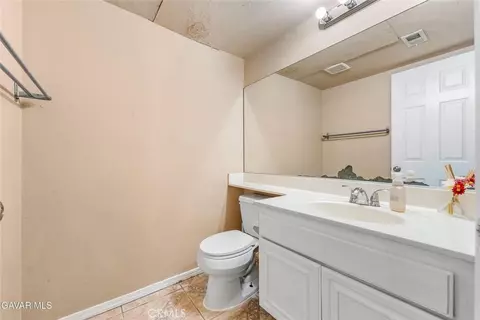 Bath - 43903 11th, Lancaster, CA 93535 photo 1 of 1