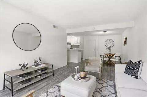 18620 Hatteras #276, Tarzana, CA 91356