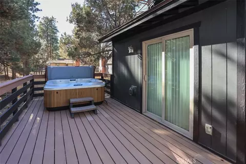 Exterior - 537 Vista Ave, Sugarloaf, CA 92386 photo 2 of 11