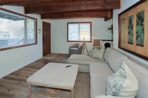 Living - 537 Vista Ave, Sugarloaf, CA 92386 photo 2 of 4