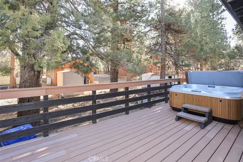 Exterior - 537 Vista Ave, Sugarloaf, CA 92386 photo 3 of 11