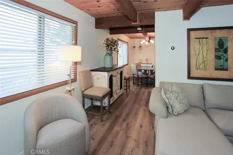 Living - 537 Vista Ave, Sugarloaf, CA 92386 photo 4 of 4