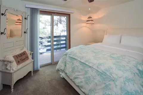 Bedroom - 537 Vista Ave, Sugarloaf, CA 92386 photo 6 of 8