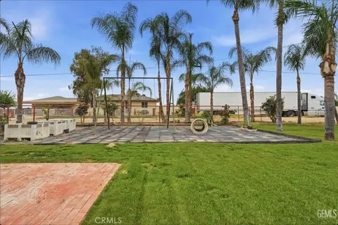 Exterior - 253 E Mckee, Bakersfield, CA 93307 photo 4 of 6