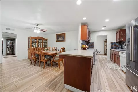 Dining - 253 E Mckee, Bakersfield, CA 93307 photo 2 of 2