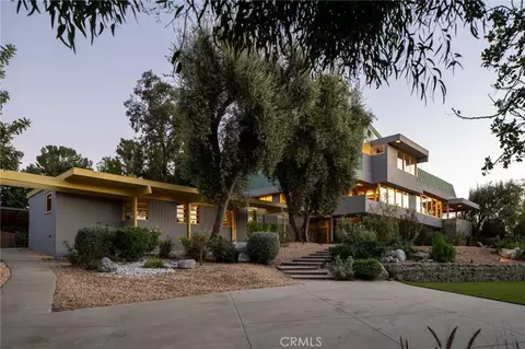 19950 Collier St, Woodland Hills, CA 91364