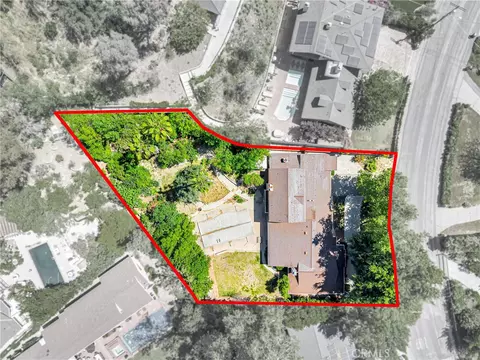 20555 Dumont St, Woodland Hills, CA 91364