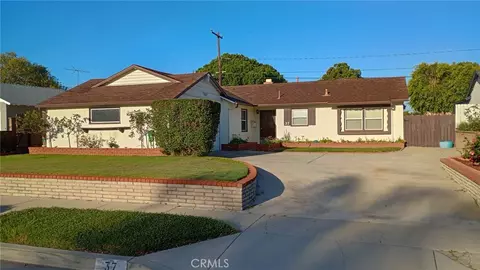 37 Hastings Ave, Ventura, CA 93003