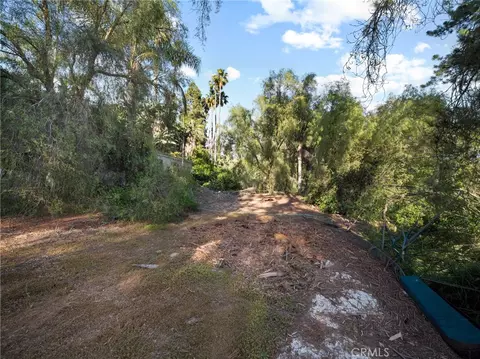 Exterior - 15 La Crescenta Dr, Camarillo, CA 93010 photo 11 of 16