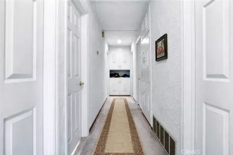 Entry Way - 15 La Crescenta Dr, Camarillo, CA 93010 photo 3 of 4