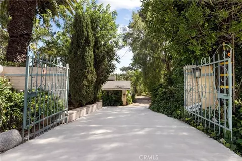 Exterior - 15 La Crescenta Dr, Camarillo, CA 93010 photo 7 of 16
