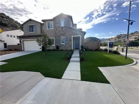8327 N Mariposa Ct, Canoga Park, CA 91304