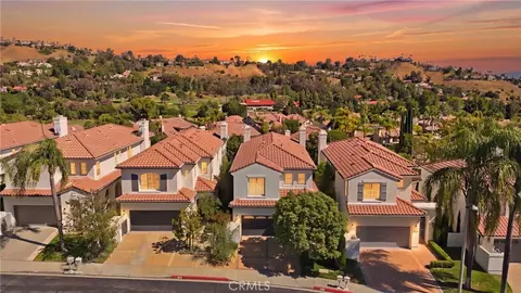 24813 Calle Cedro, Calabasas, CA 91302