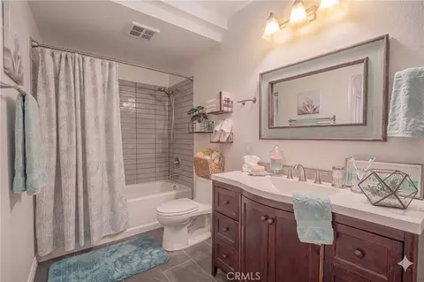 1342 E Hillcrest #17, Thousand Oaks, CA 91362