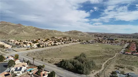 1 30th St W, Rosamond, CA 93560 photo 2