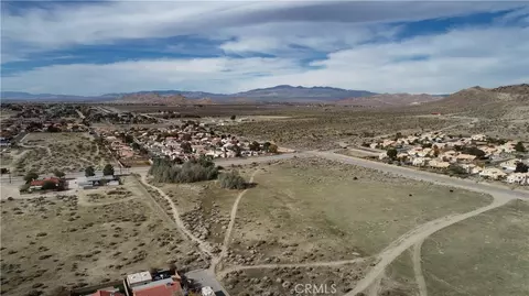 1 30th St W, Rosamond, CA 93560 photo 4