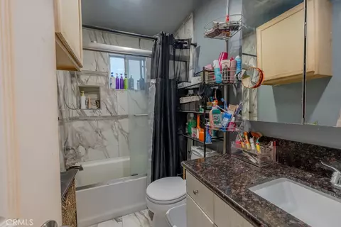 Bath - 13360 Kelowna, Arleta, CA 91331 photo 1 of 1