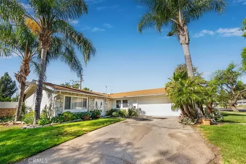23000 Lull St, Canoga Park, CA 91304