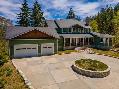 32557 Pine Cone Ct Ab, Running Springs, CA 92382