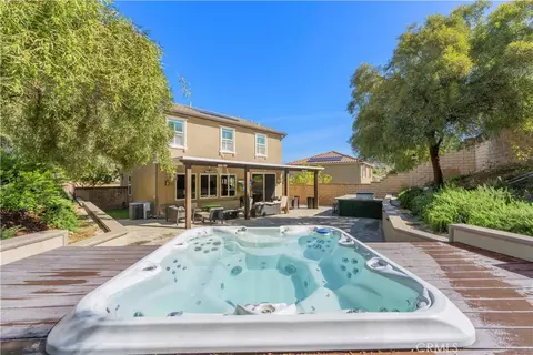 19890 Holly Dr, Saugus, CA 91350