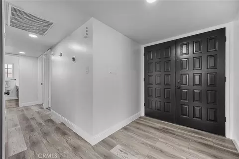 Entry Way - 3113 Pendleton Ct, Bakersfield, CA 93309 photo 1 of 2