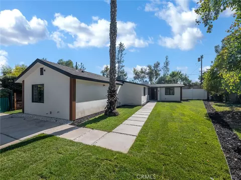 20528 Hamlin St, Winnetka, CA 91306