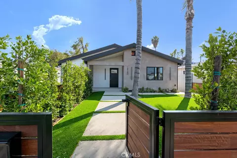 18238 Hartland St, Reseda, CA 91335