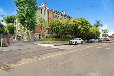 18324 Clark #119, Tarzana, CA 91356