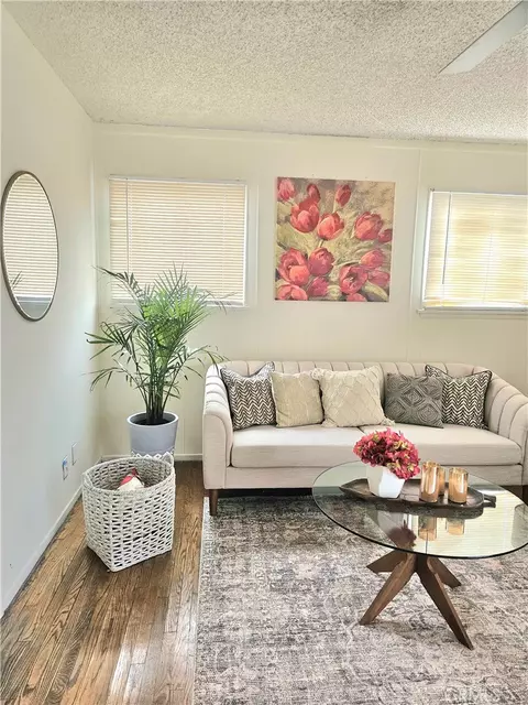 Living - 938 S Tajauta Ave, Compton, CA 90220 photo 4 of 6