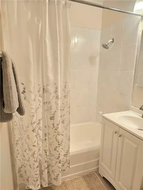 Bath - 938 S Tajauta Ave, Compton, CA 90220 photo 2 of 2