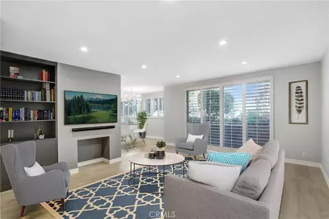 4949 Genesta #104, Encino, CA 91316