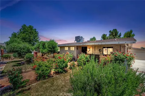 1617 Elizabeth Lk, Palmdale, CA 93551