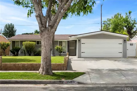 19124 Drycliff St, Canyon Country, CA 91351