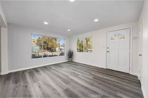 Living - 508 South Dr, Lebec, CA 93243 photo 3 of 5