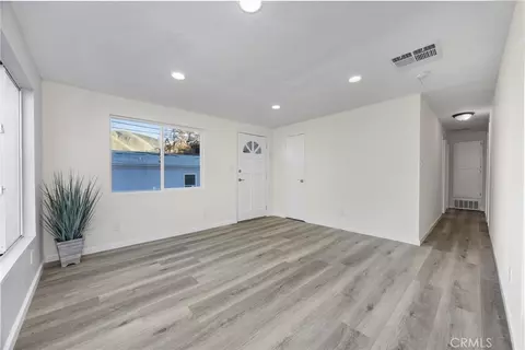 Living - 508 South Dr, Lebec, CA 93243 photo 4 of 5