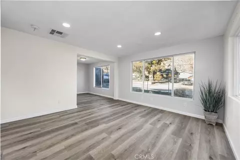 Living - 508 South Dr, Lebec, CA 93243 photo 2 of 5