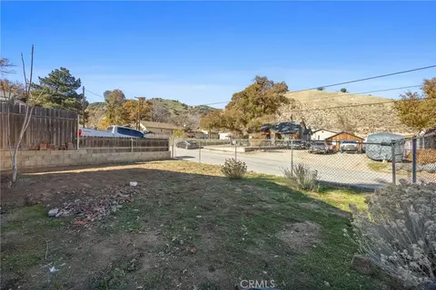 Exterior - 508 South Dr, Lebec, CA 93243 photo 5 of 10