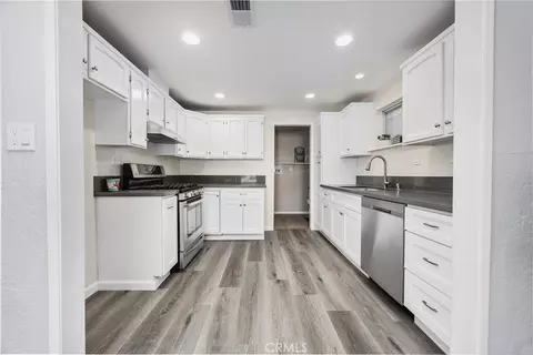 Kitchen - 508 South Dr, Lebec, CA 93243 photo 2 of 4