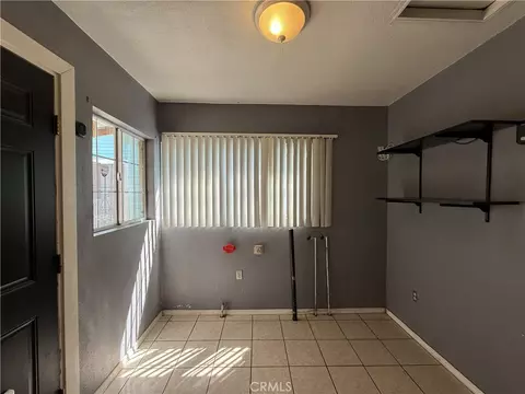 Other - 407 E St, Taft, CA 93268 photo 2 of 6