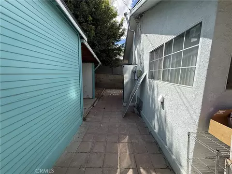 Exterior - 407 E St, Taft, CA 93268 photo 7 of 11